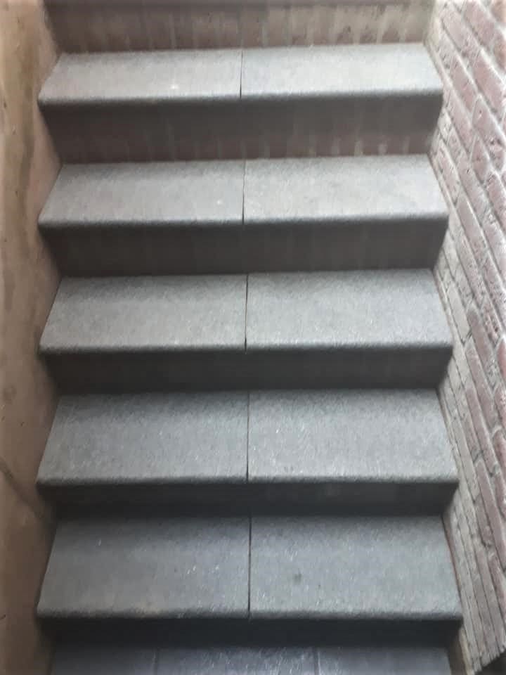 Exposed concrete stair joints